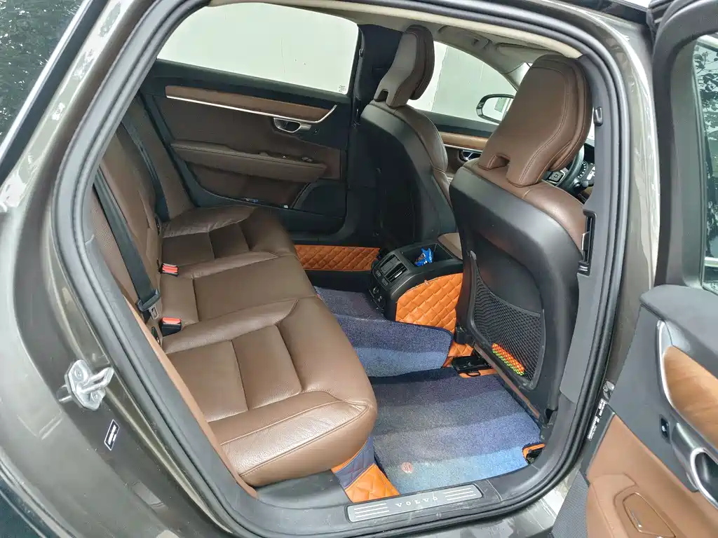 VOLVO S90 2019