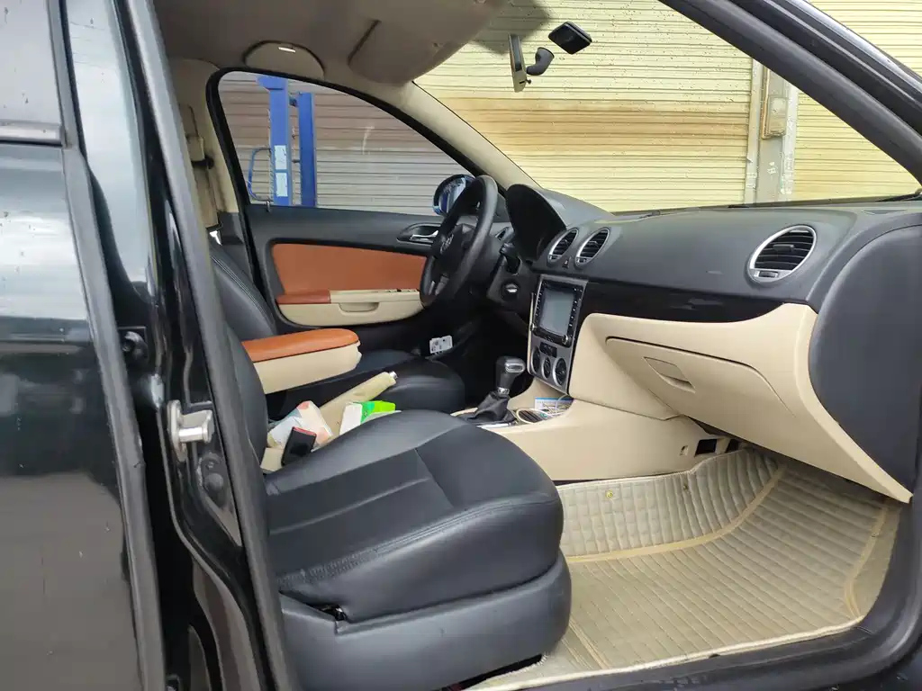 VOLKSWAGEN LAVIDA 2011