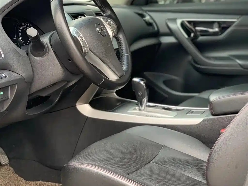 NISSAN TEANA 2018