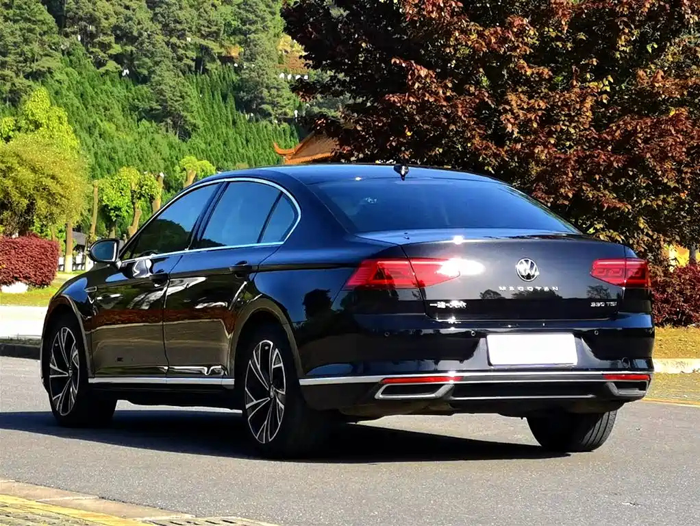 VOLKSWAGEN MAGOTAN 2022