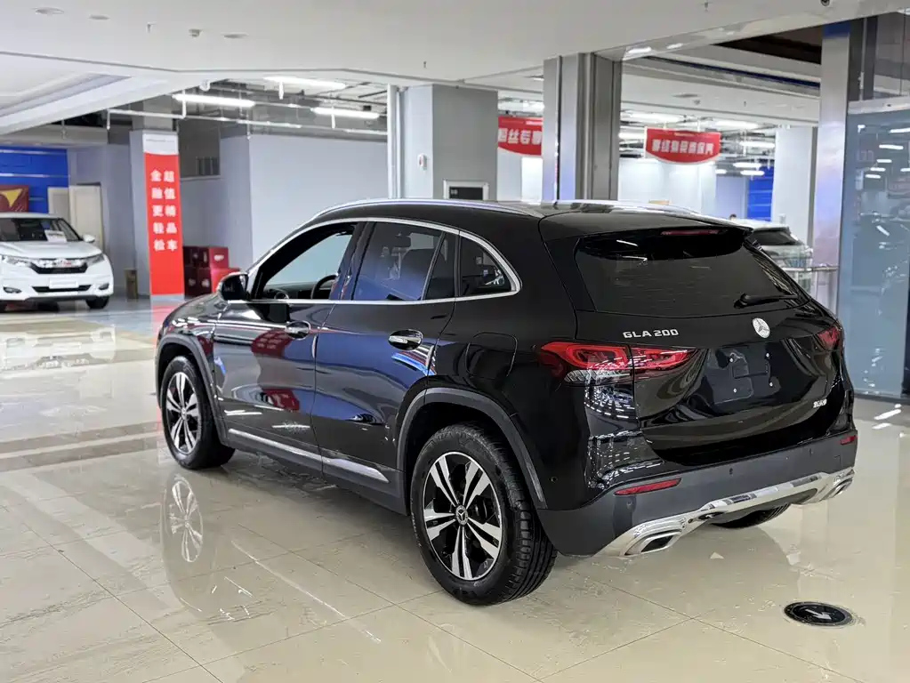 MERCEDES BENZ GLA 2022