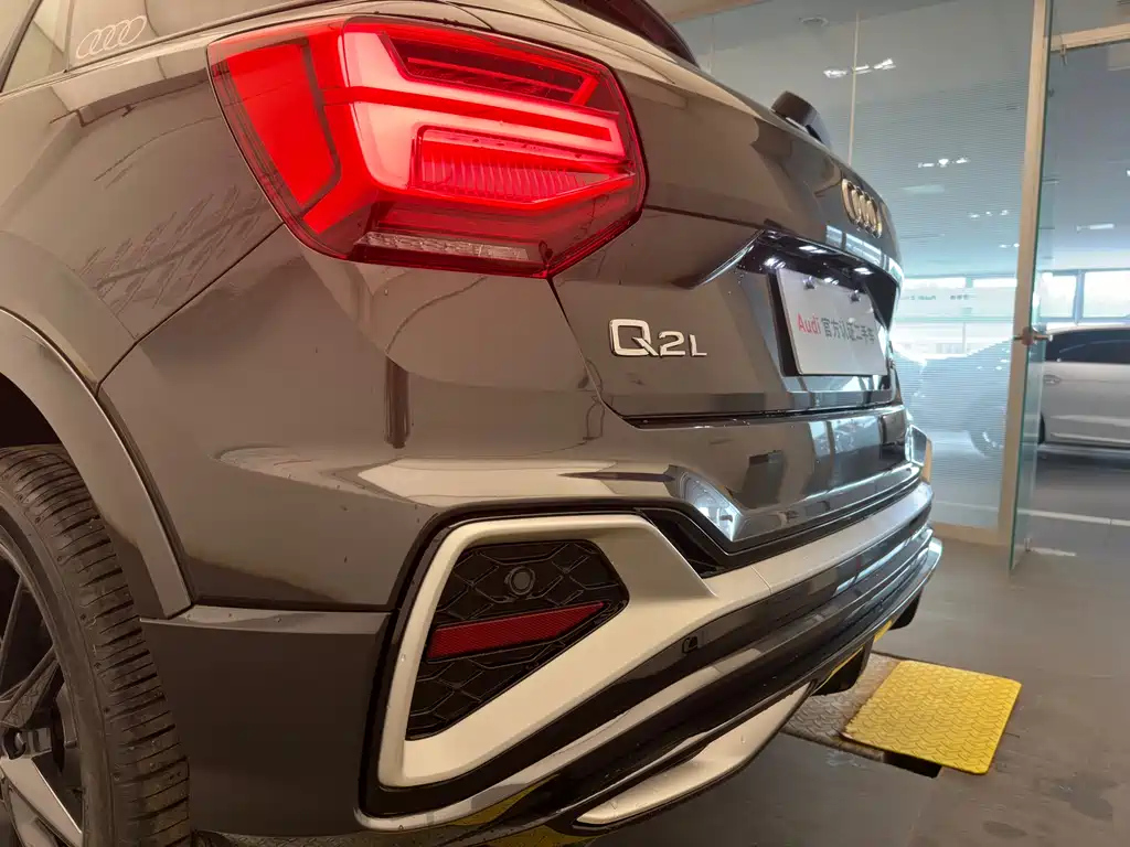 AUDI Q2L 2024