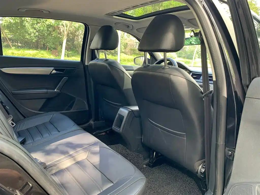 VOLKSWAGEN LAVIDA 2013