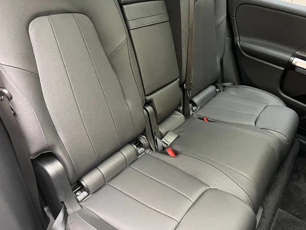 MERCEDES BENZ GLB 2023