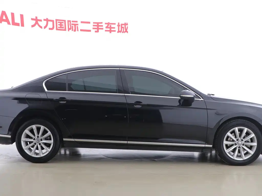 VOLKSWAGEN MAGOTAN 2020