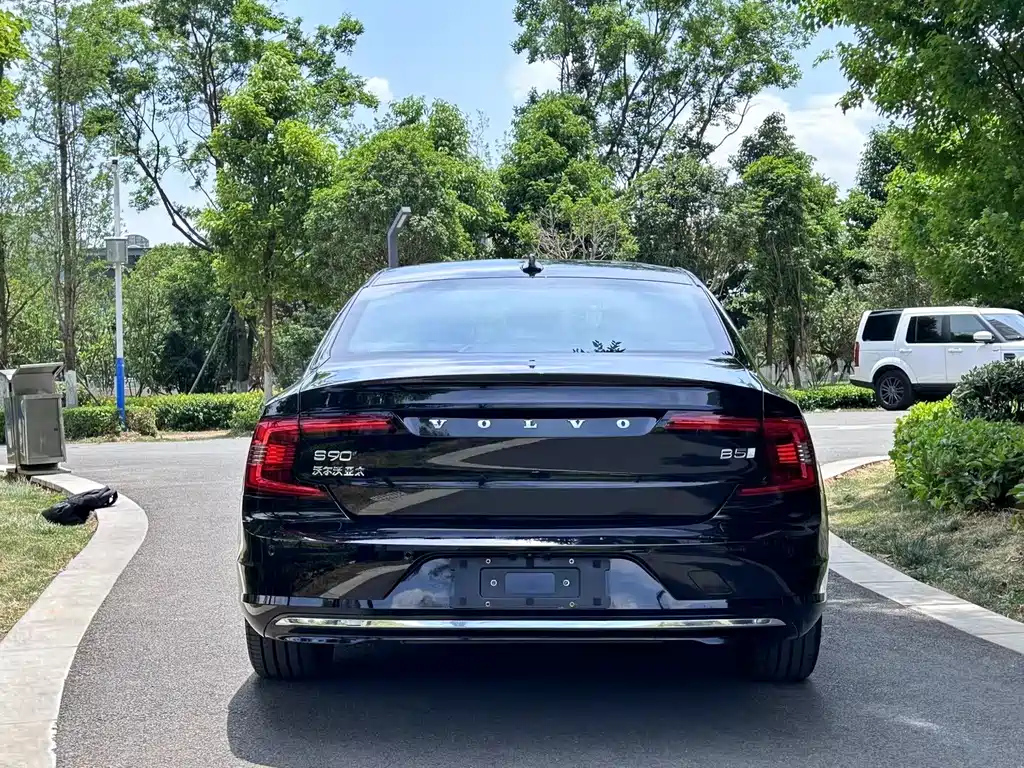 VOLVO S90 2021