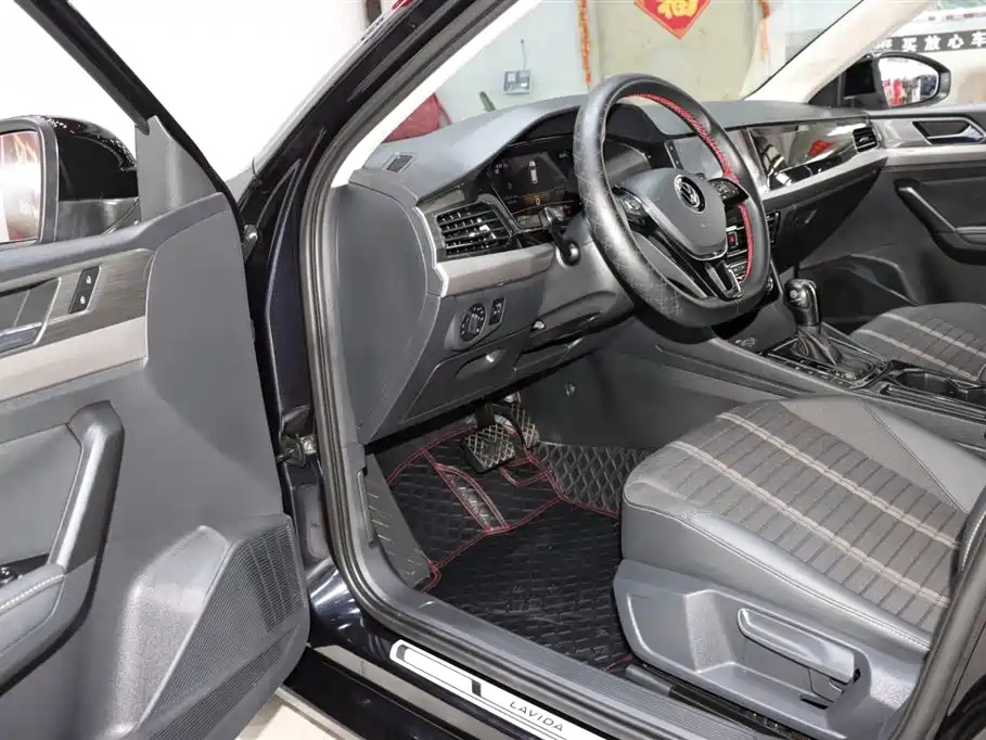 VOLKSWAGEN LAVIDA 2022