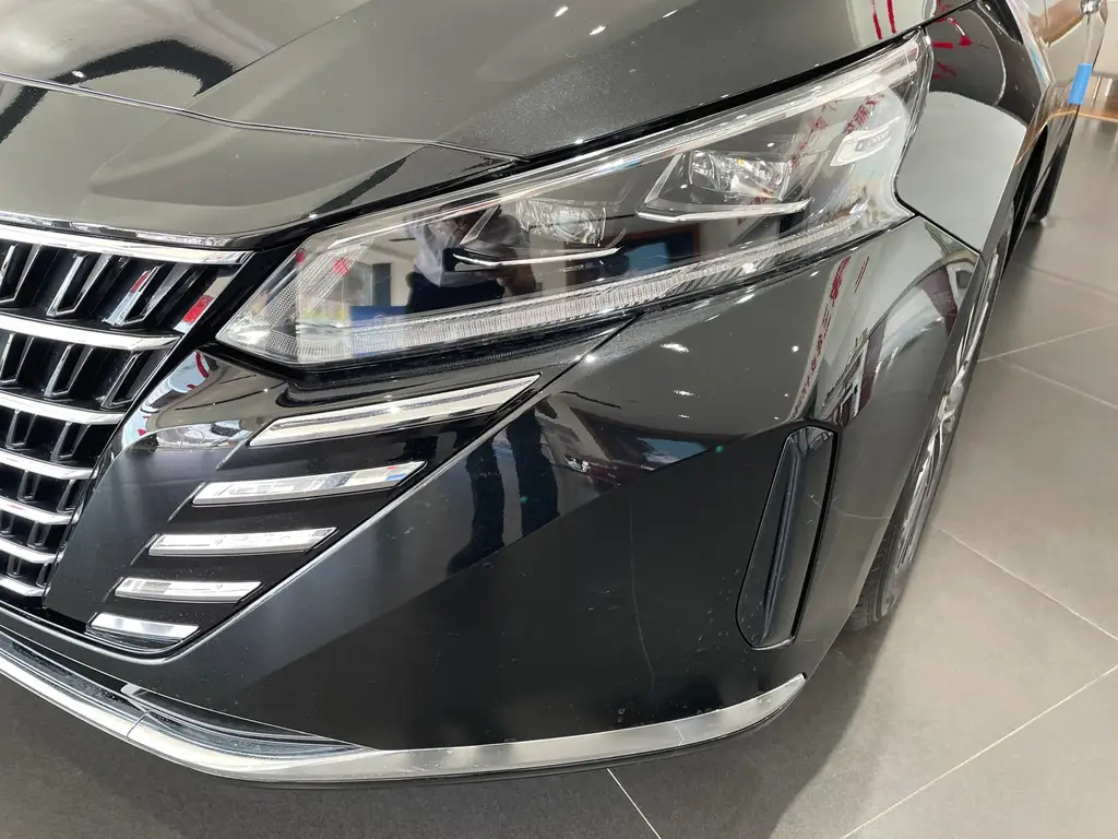 NISSAN TEANA 2024