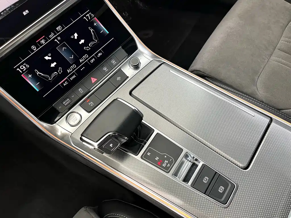 AUDI A6L 2020