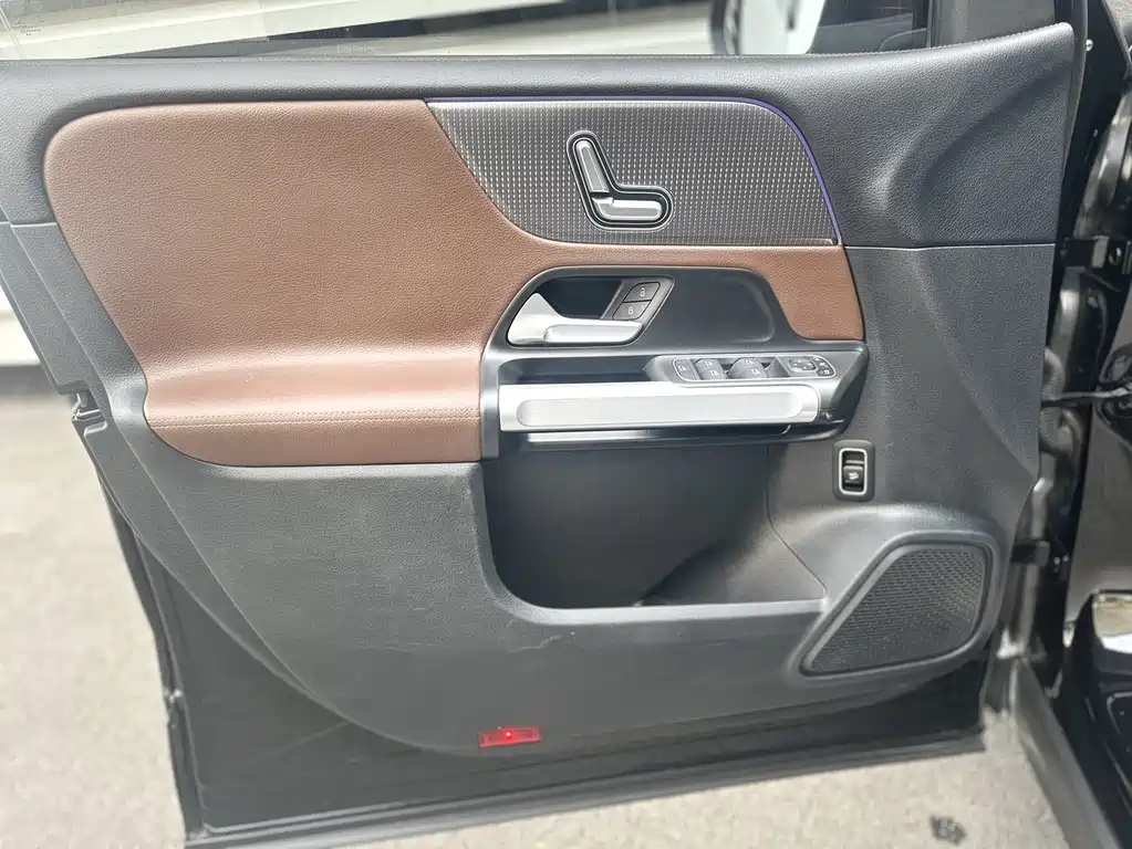 MERCEDES BENZ GLB 2022
