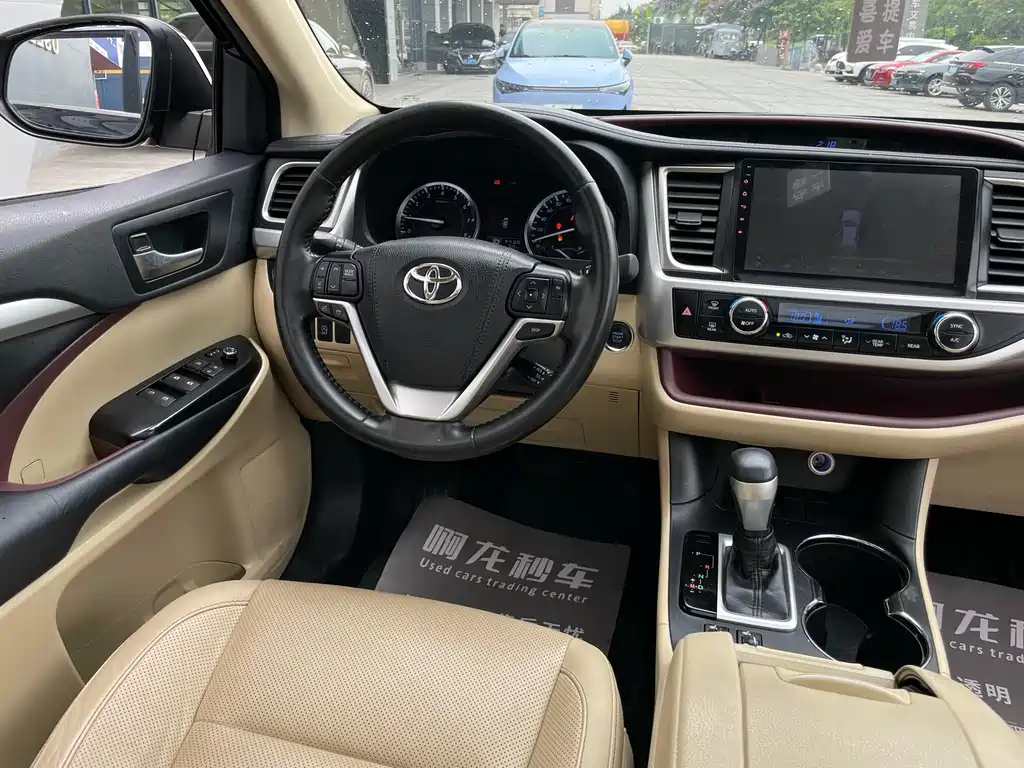 TOYOTA HIGHLANDER 2017