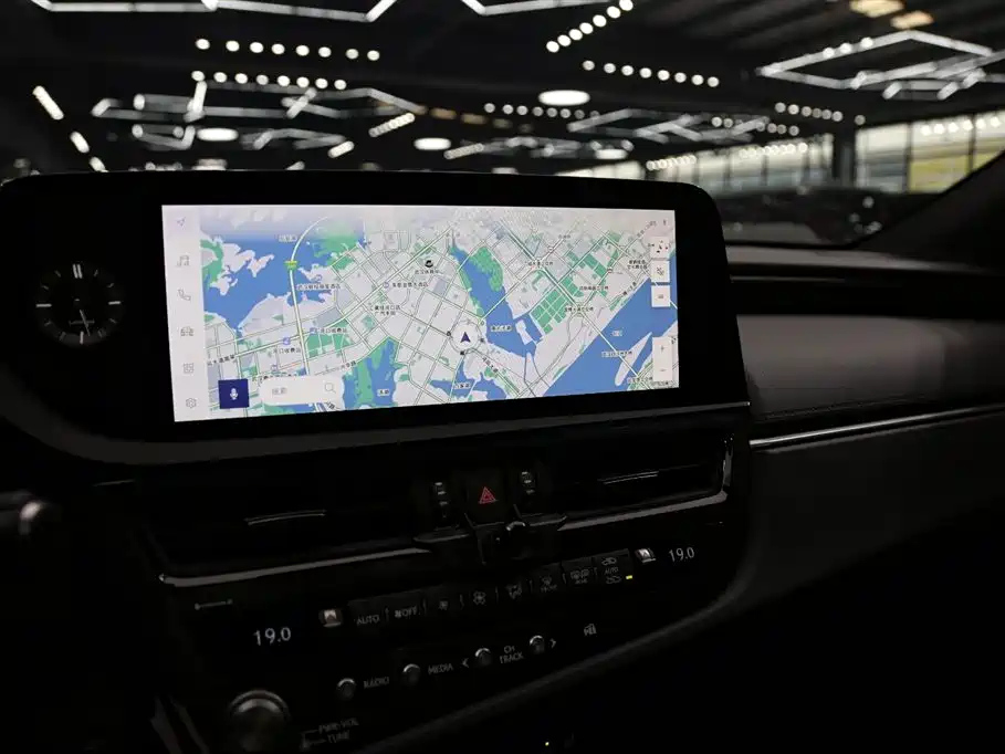 LEXUS ES 2023