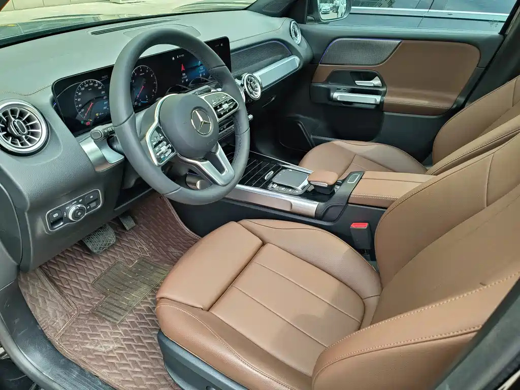 MERCEDES BENZ GLB 2023