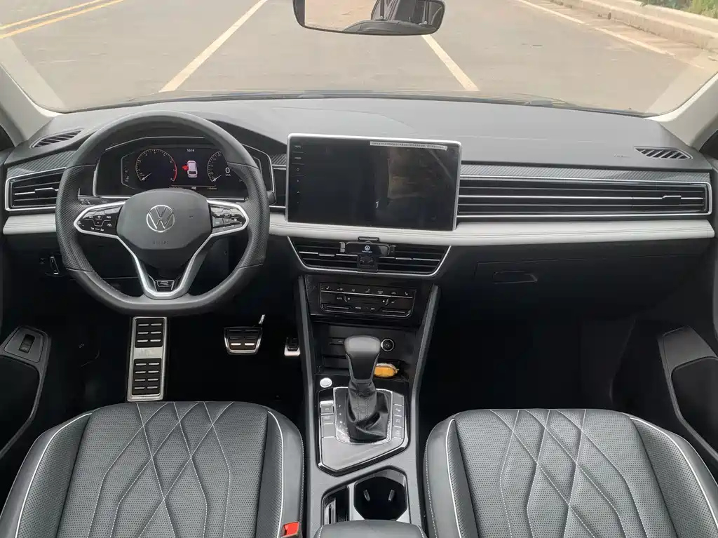 VOLKSWAGEN TIGUAN L 2023