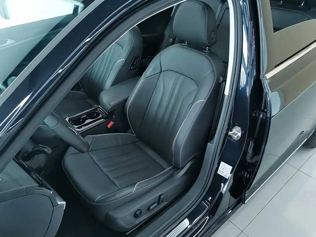 VOLKSWAGEN PASSAT 2022