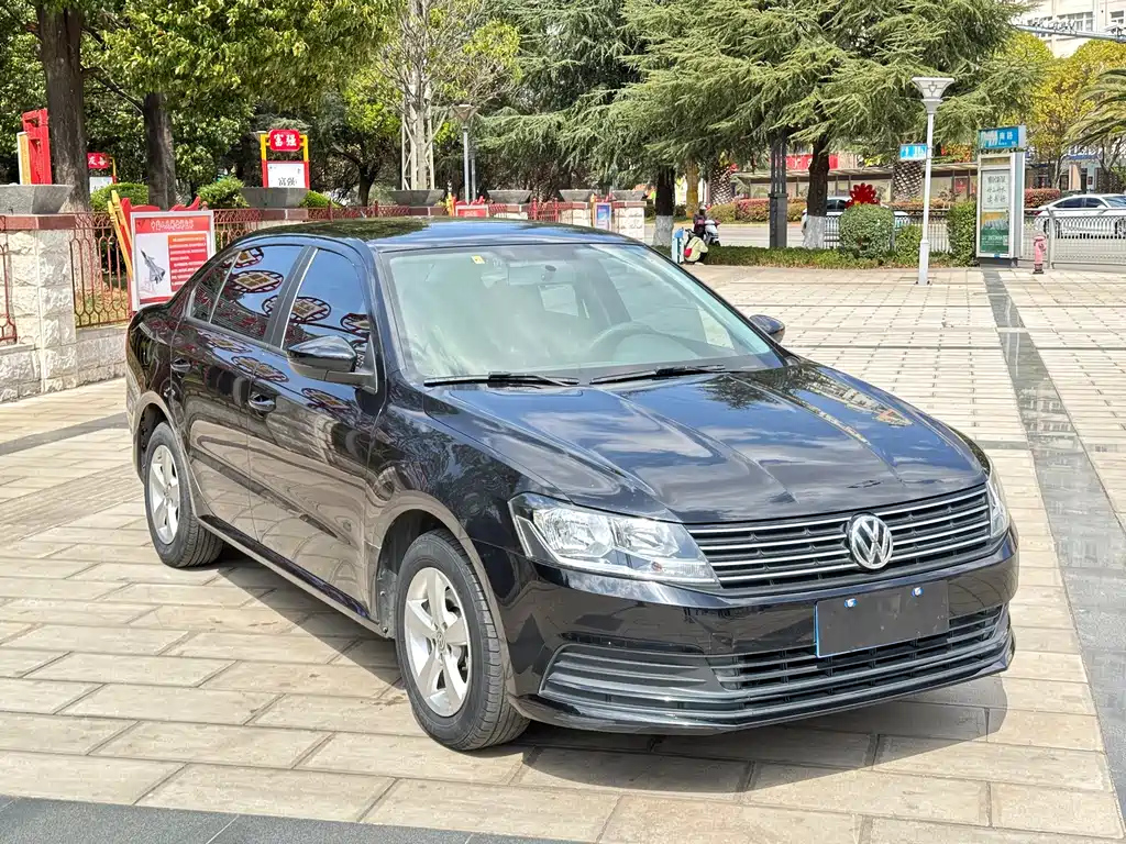 VOLKSWAGEN LAVIDA 2016