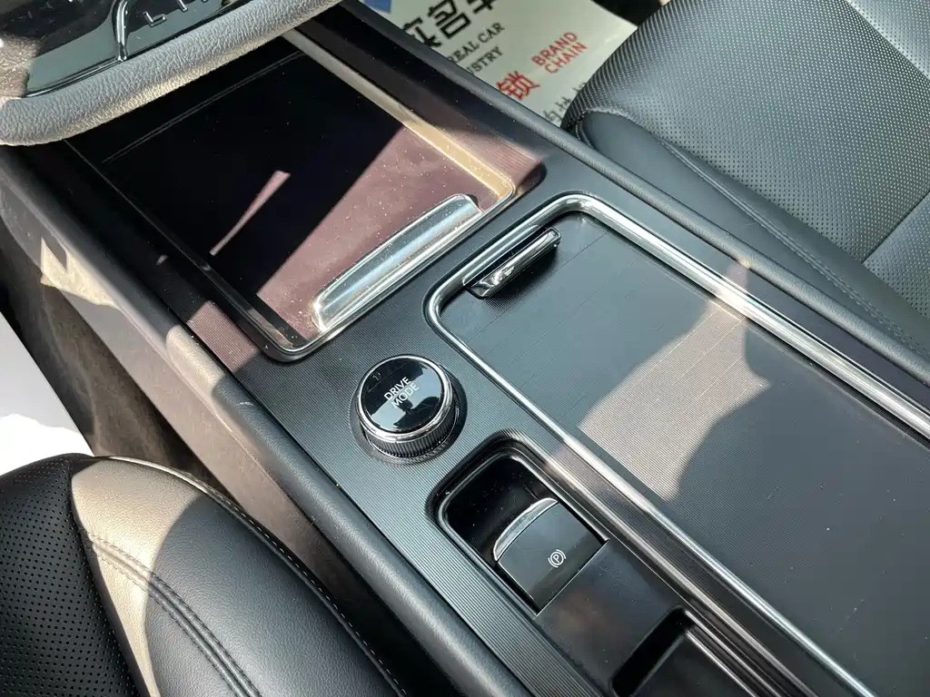 LINCOLN ADVENTURER 2022