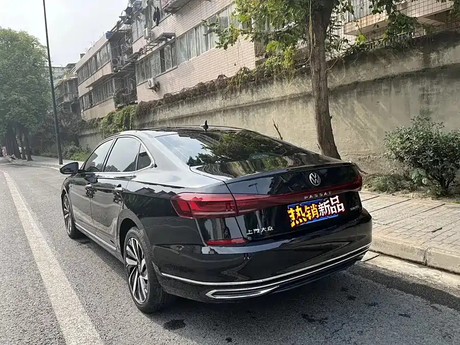 VOLKSWAGEN PASSAT 2022