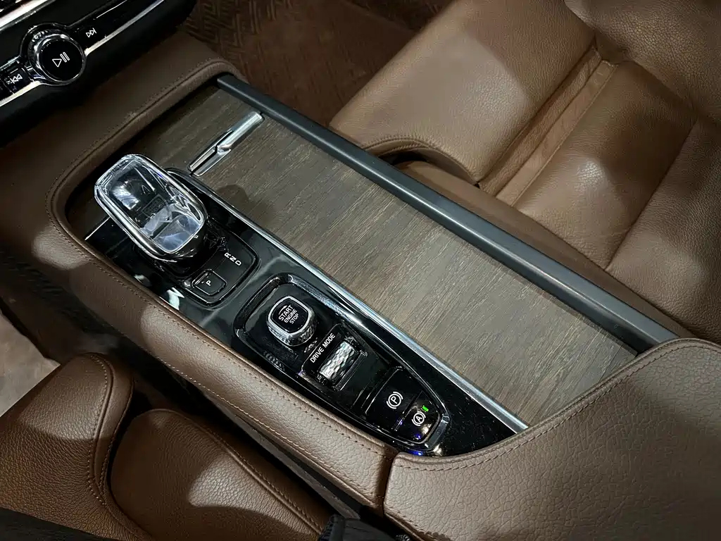 VOLVO S90 2021
