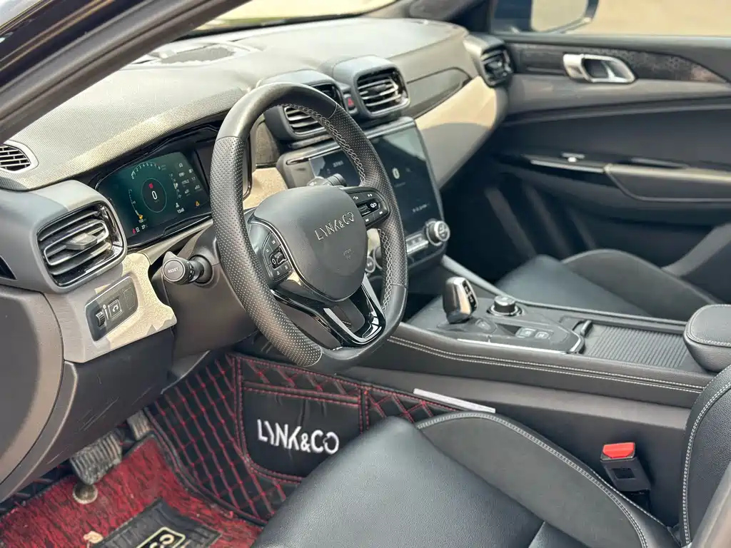 LYNK&CO 03 2021