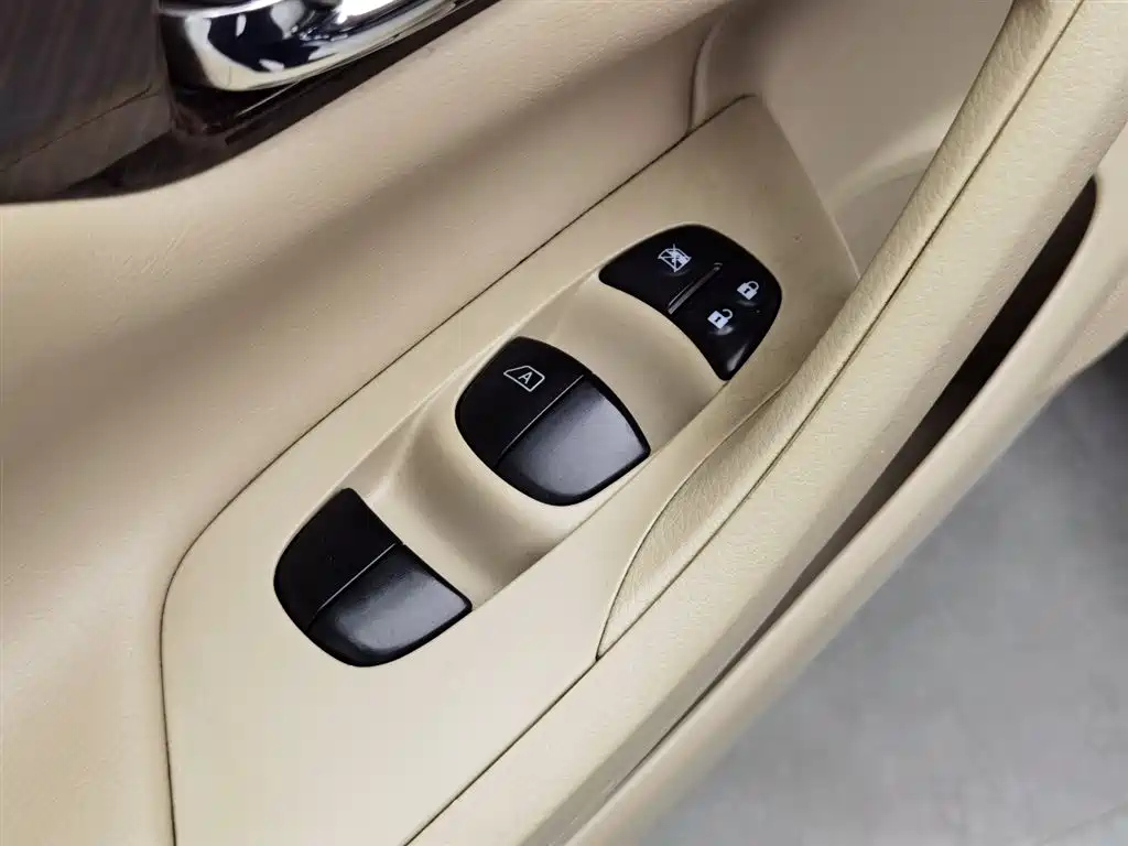 NISSAN TEANA 2014