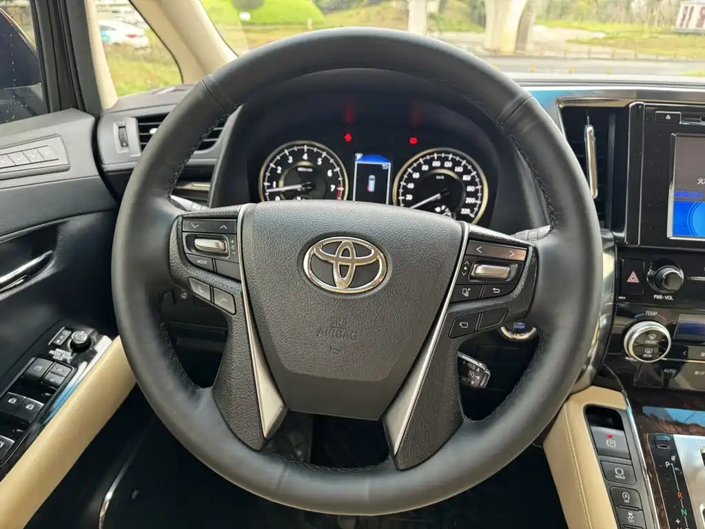 TOYOTA ALPHARD 2019