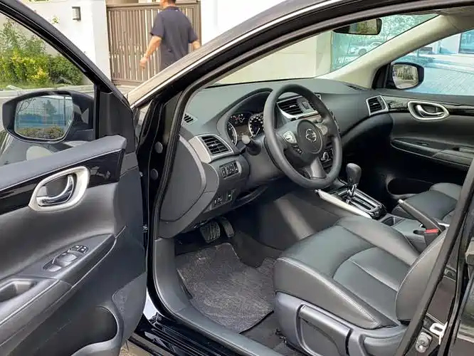 NISSAN SYLPHY 2020