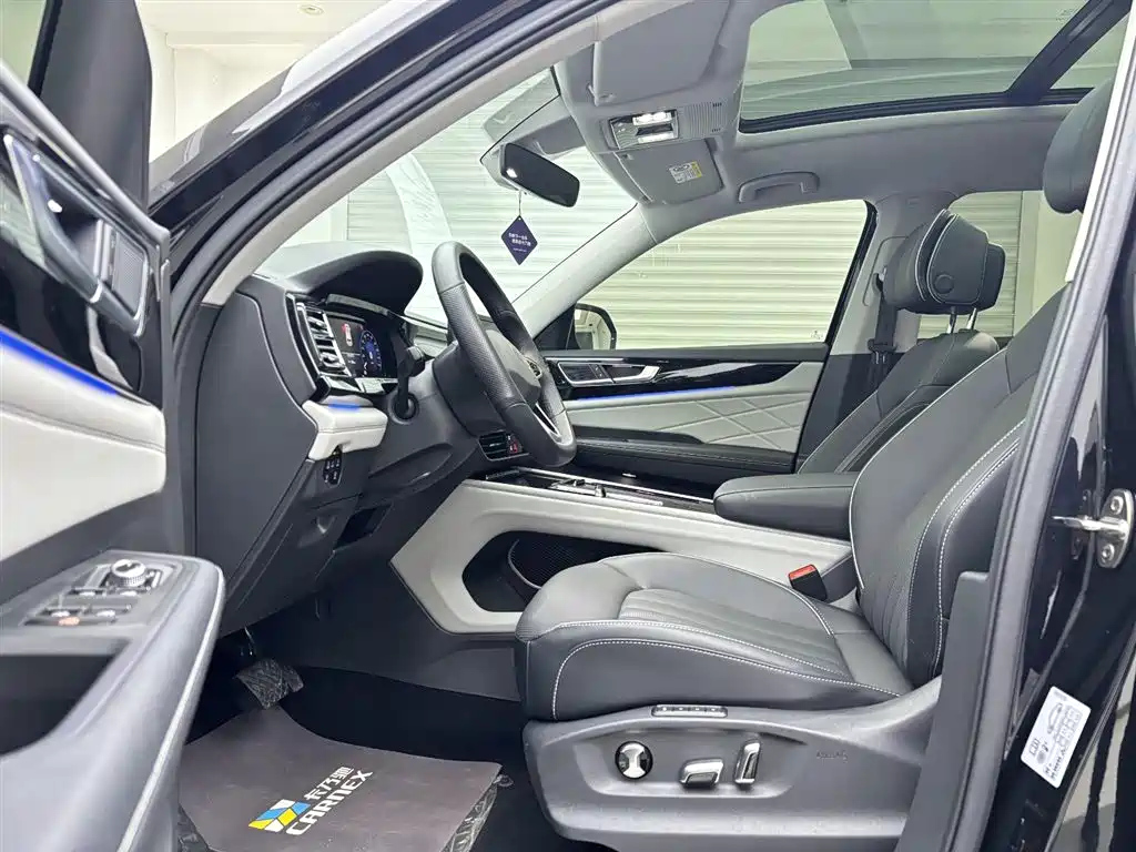 VOLKSWAGEN TOURAN 2022