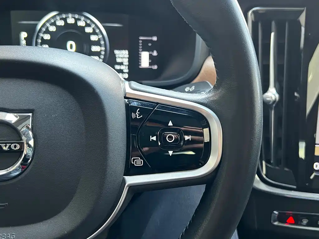 VOLVO S90 2019