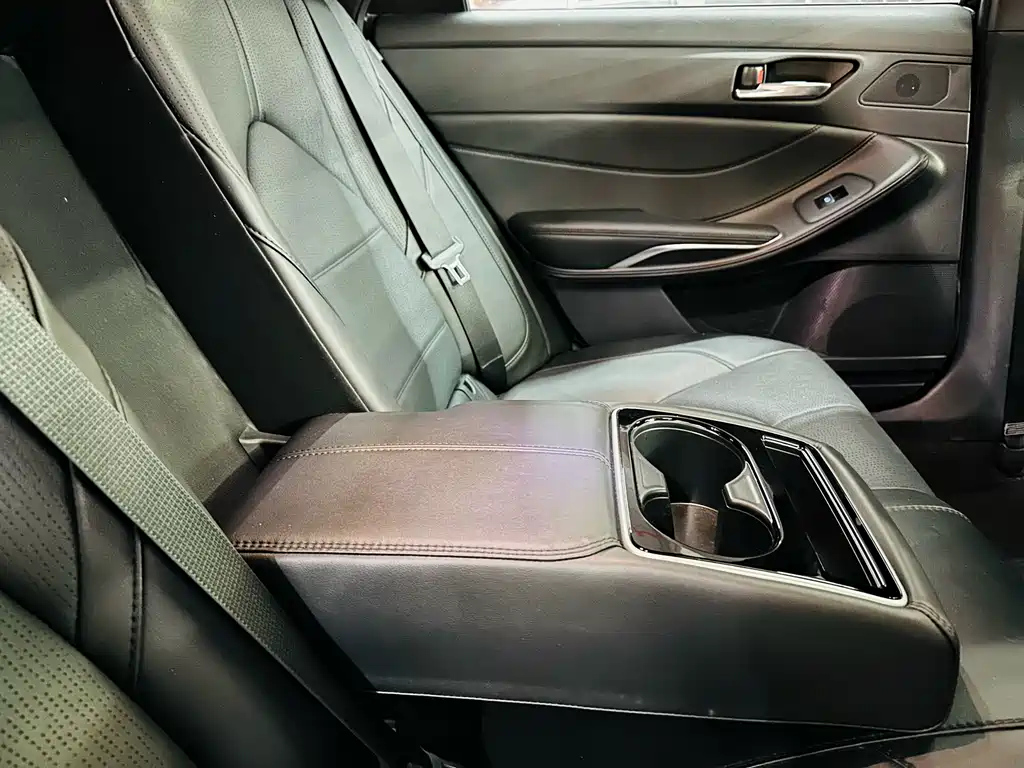 TOYOTA AVALON 2021