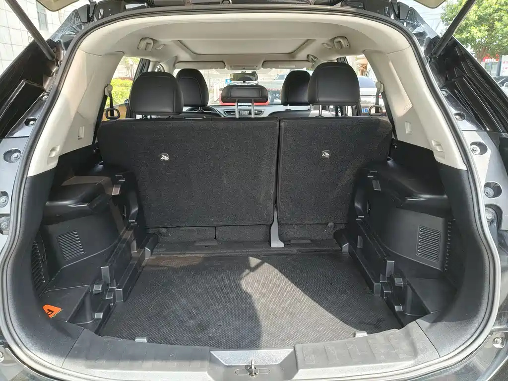 NISSAN X-TRAIL 2018
