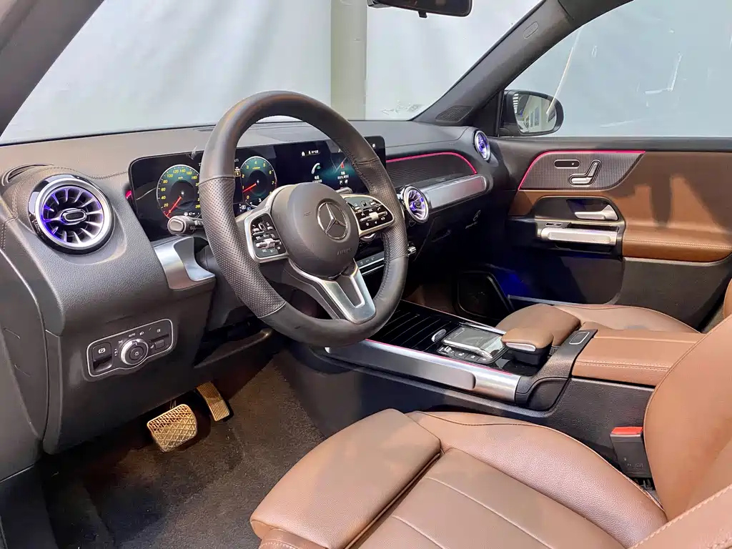 MERCEDES BENZ GLB 2023