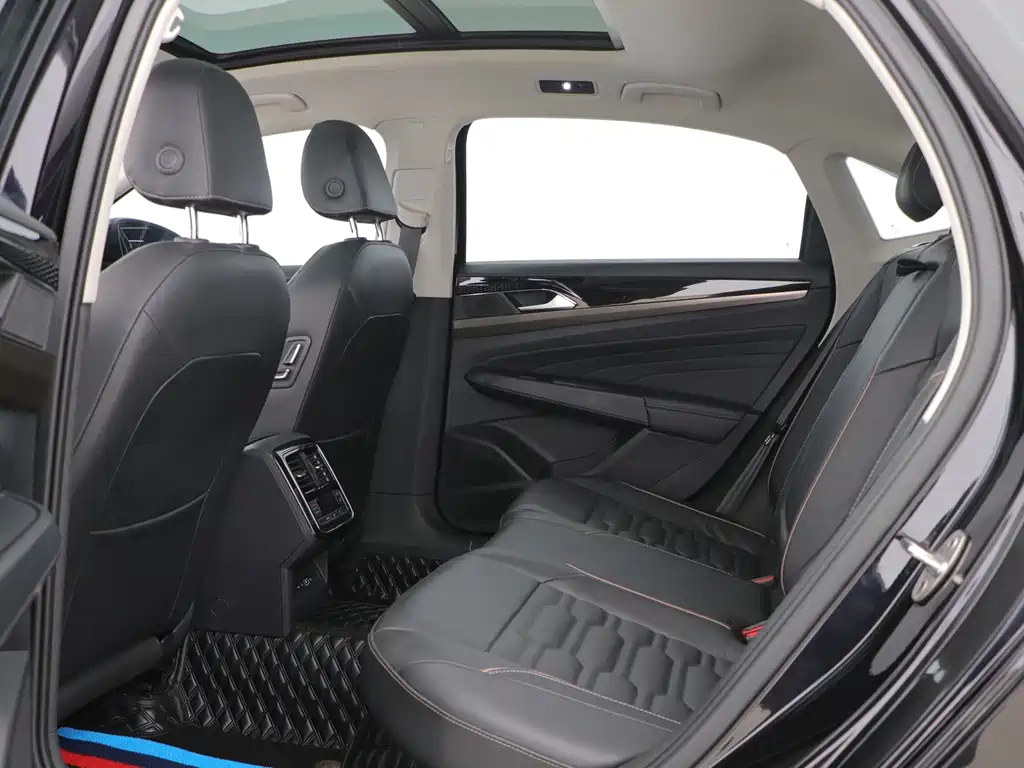 VOLKSWAGEN PASSAT 2021