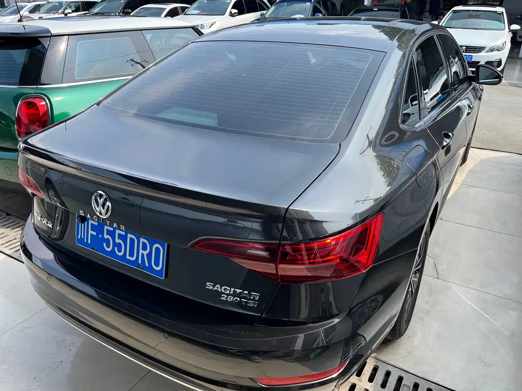 VOLKSWAGEN SAGITAR 2020