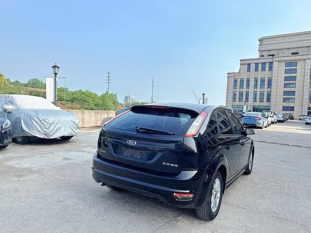 FORD FOCUS 2011