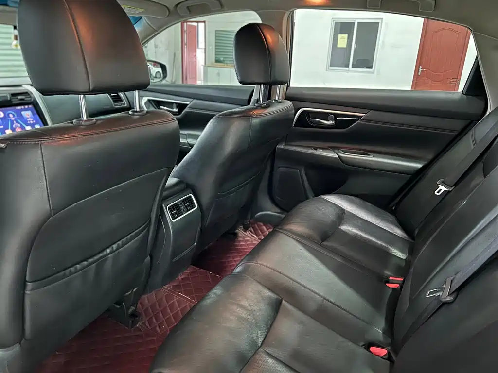 NISSAN TEANA 2018
