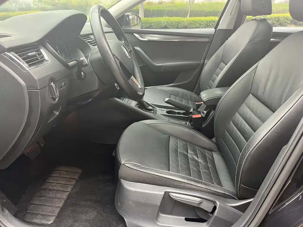 SKODA OCTAVIA 2016