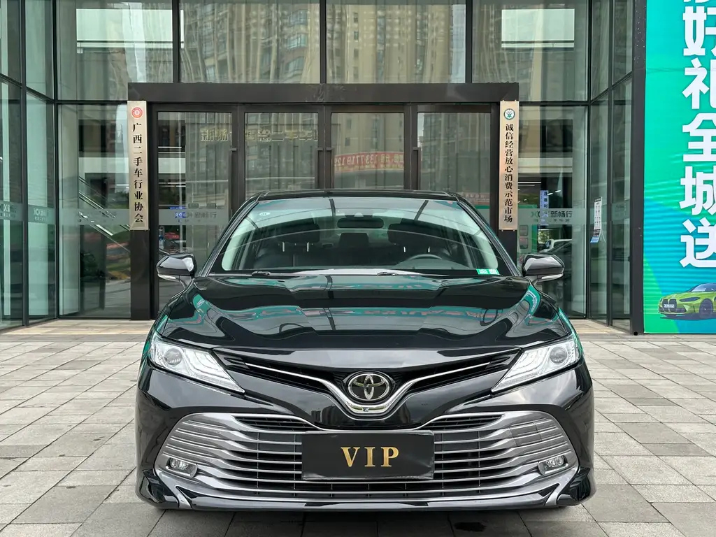 TOYOTA CAMRY 2020