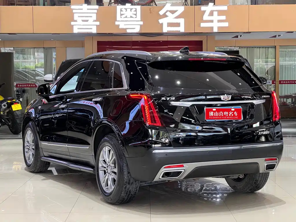 CADILLAC XT5 2021