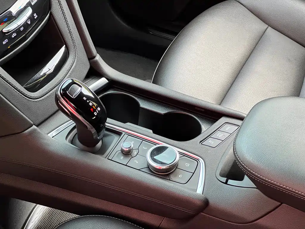 CADILLAC XT5 2021