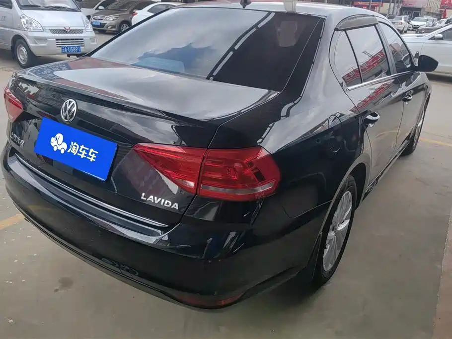 VOLKSWAGEN LAVIDA 2016