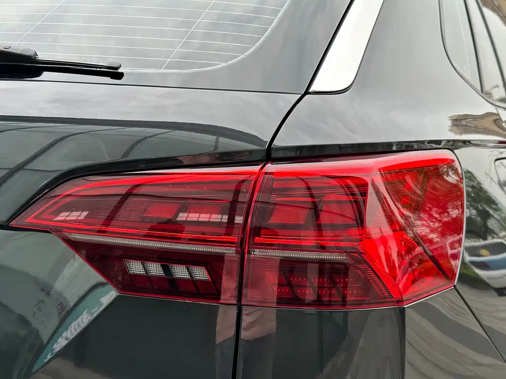 VOLKSWAGEN TAYRON 2021