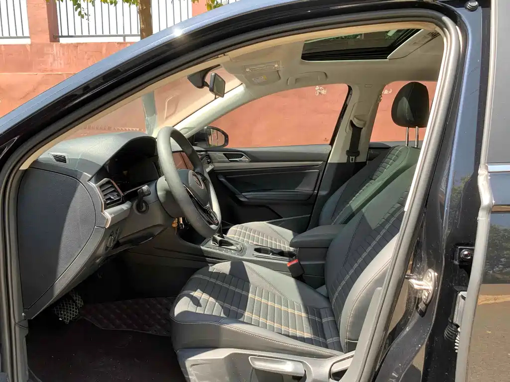 VOLKSWAGEN LAVIDA 2022