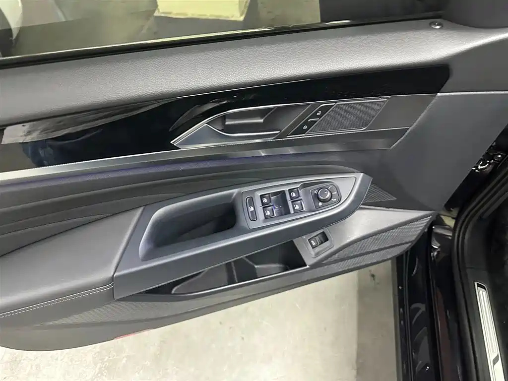 VOLKSWAGEN PASSAT 2021