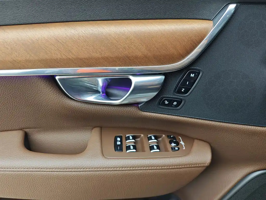 VOLVO S90 2022