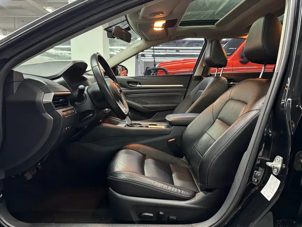 NISSAN TEANA 2020