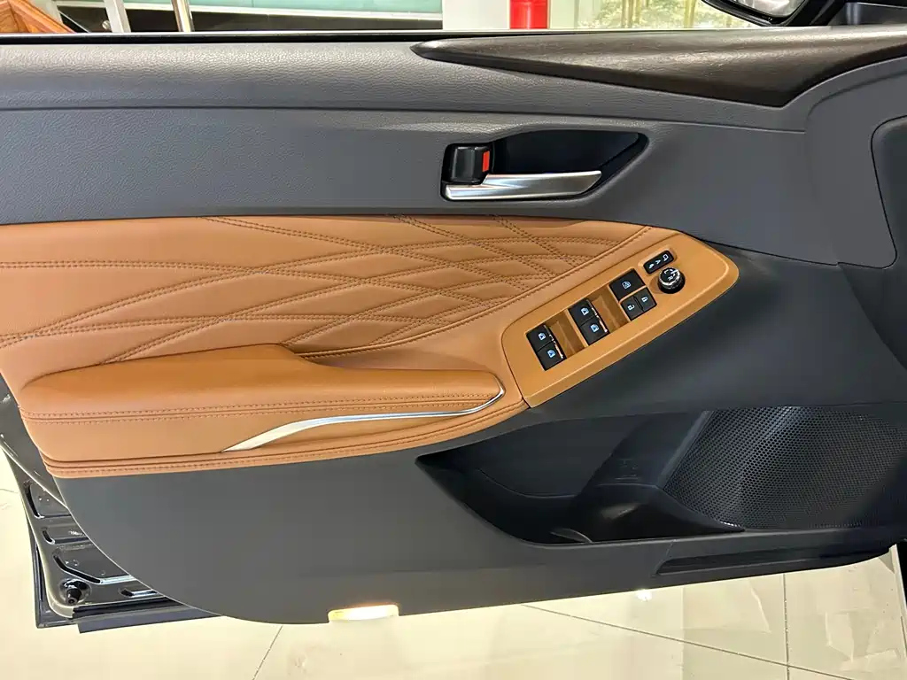 TOYOTA AVALON 2022