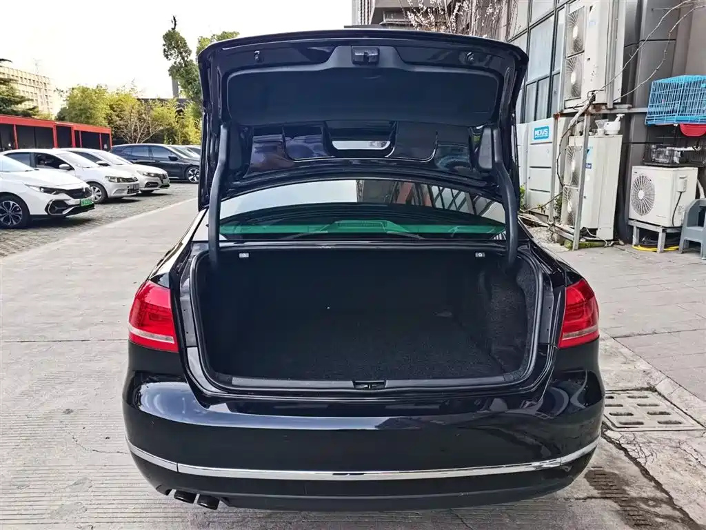 VOLKSWAGEN PASSAT 2014