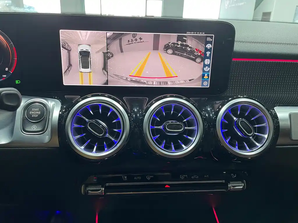 MERCEDES BENZ GLB 2023