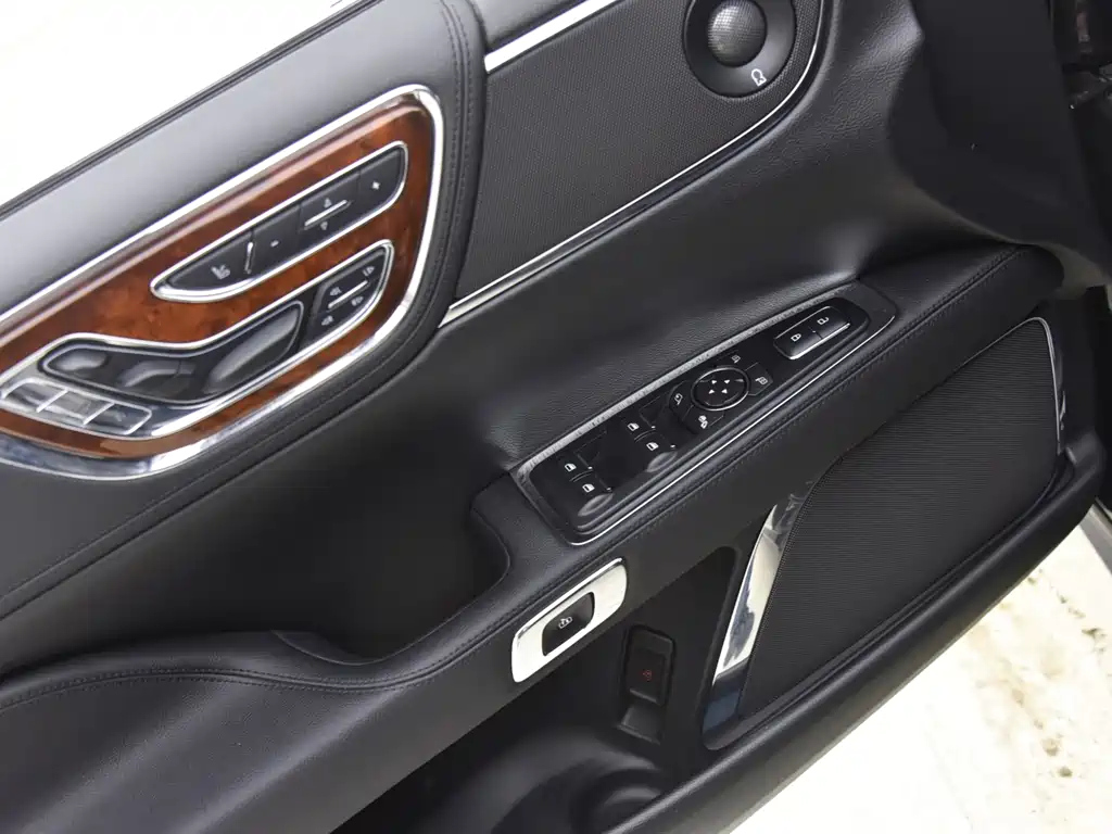 LINCOLN CONTINENTAL 2021